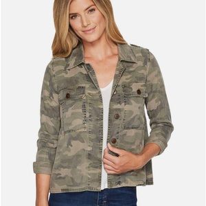 Lucky Brand camouflage shirt jacket size medium